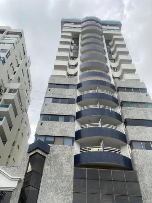 Apartamento , Vista A La Ciudad Antigua Y Playa Cartagena Luaran gambar