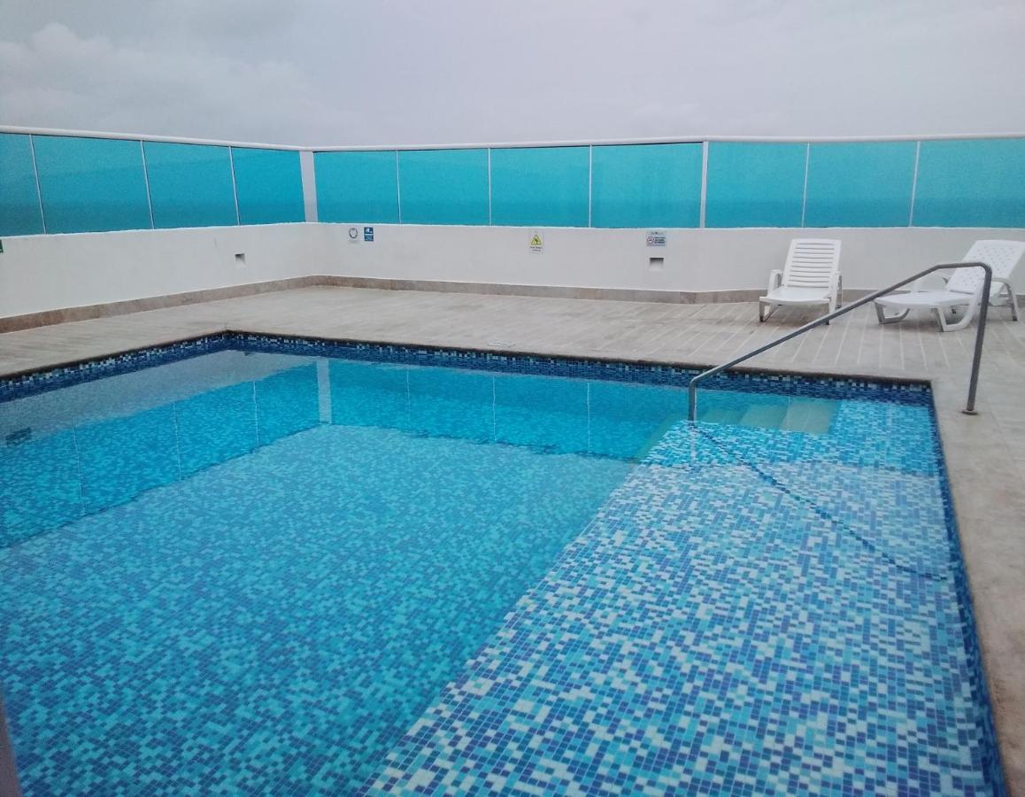 Apartamento , Vista A La Ciudad Antigua Y Playa Cartagena Luaran gambar